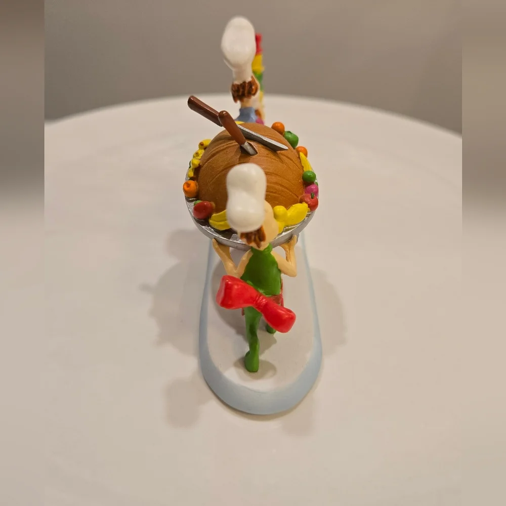 Department 56 - Grinch Who-Ville - Feast of Roast Beast - Picture 3 of 5